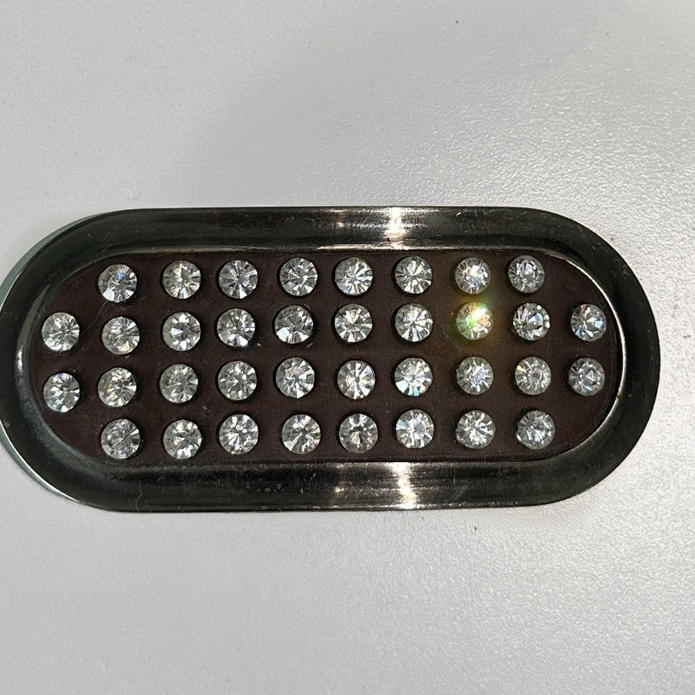 Women’s belt buckle with rhinestones
